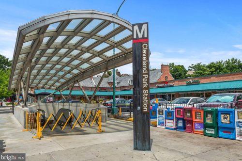 3883 Connecticut Ave, Washington DC  20008-4566 exterior