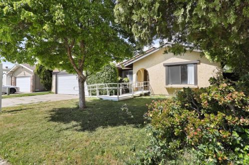 2509 Dels Ln, Turlock, CA 95382-0969