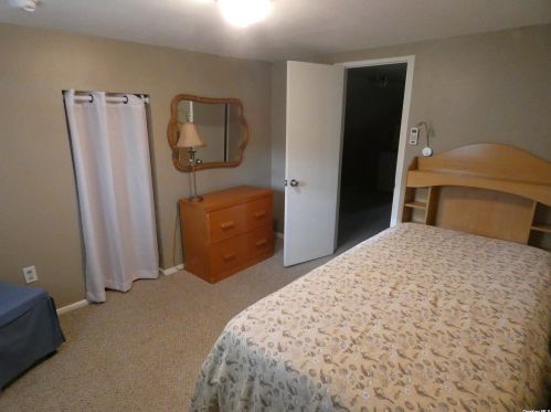 144 Old Country Rd, Huntington Station NY 11747-1814 exterior