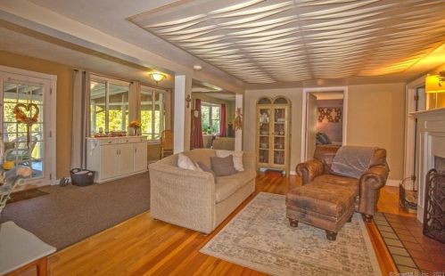 173 Cottage Rd, Enfield CT 06082-2209 exterior