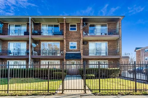 11947 Hamlin Ave, Chicago, IL 60803-1155