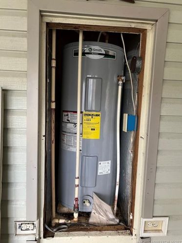 470 Natalie Dr, Fort Pierce FL 34952-7952 exterior