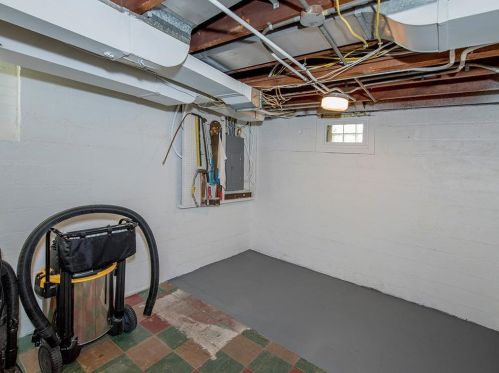 1396 Hartford Ave, Saint Paul MN 55116-1649 exterior