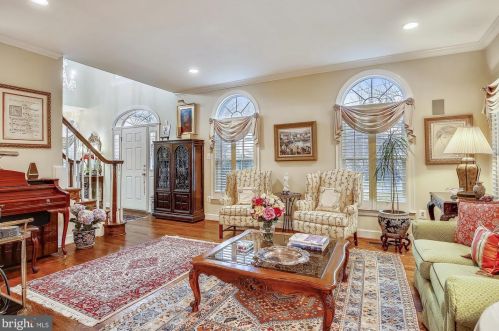 1276 Beverly Rd, Mc Lean VA 22101-2834 exterior