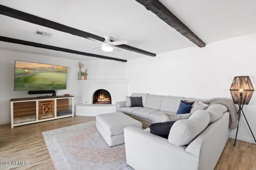 2524 Beryl Ave, Phoenix AZ  85028-3715 exterior