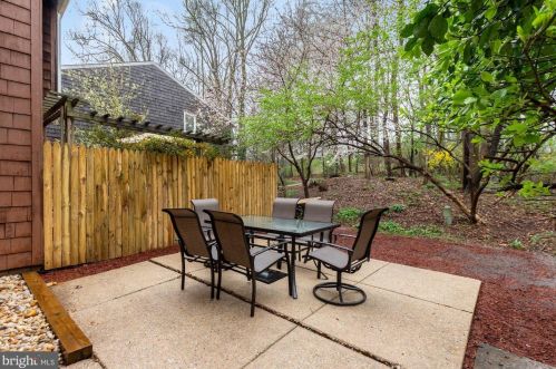 316 New Mark Esplanade, Rockville MD 20850-2750 exterior