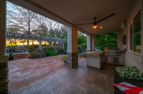 1380 Souza Dr, Folsom CA  95762-7561 exterior