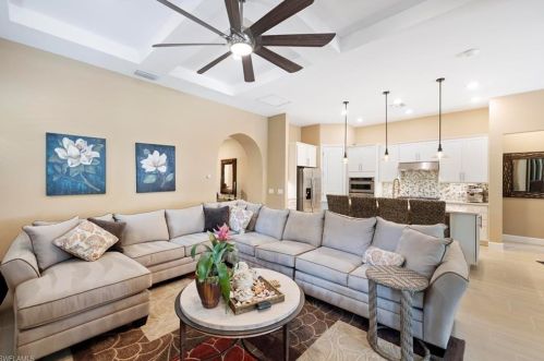 2739 Aviamar Cir, Naples FL 34114-9565 exterior