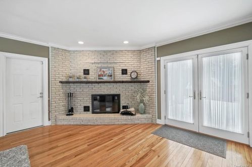 40 Cox Ave, Armonk NY 10504-2016 exterior