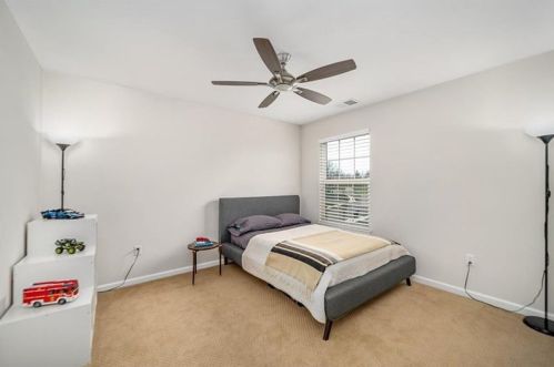 216 Overlook Dr, Pittsburgh PA 15216-1545 exterior