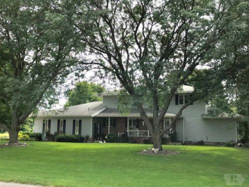 1904 River Dr, Humboldt, IA 50548-1032