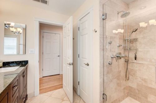 7765 Thorndale Ave, Chicago IL 60631-2351 exterior