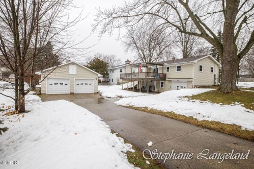 2665 Garfield Ave, Grand Rapids MI 49504-5044 exterior