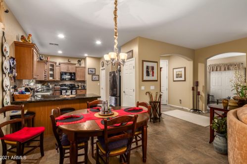 7706 24 Dr, Phoenix AZ 85041-7668 exterior