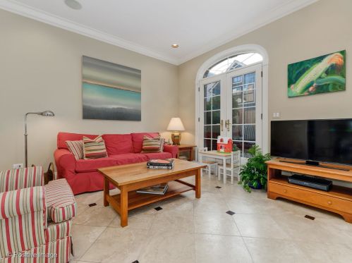 1738 Sedgwick St, Chicago IL 60614-4619 exterior