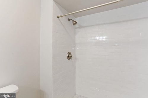 1454 Mclean Mews Ct, Mc Lean VA  22101-3824 exterior