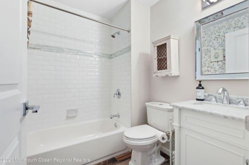 26 Iler Dr, Middletown NJ 07748-3322 exterior