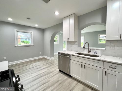 5910 Brookview Dr, Alexandria VA 22310-1819 exterior