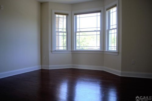 3 Tamagnini Ct, Edison NJ  08820-2127 exterior