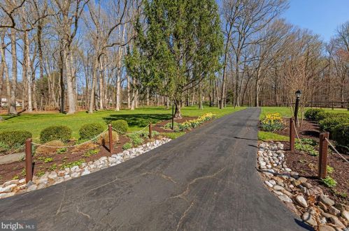 8817 Belmart Rd, Rockville, MD 20854-1612