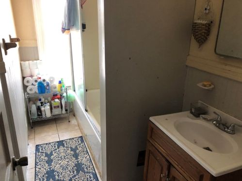 712 Sumner Ave, Springfield MA 01108-2219 exterior