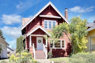 146 56th St, Seattle WA  98105-3738 exterior