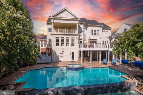 43235 Parkers Rdg Dr, Leesburg VA 20176-5108 exterior