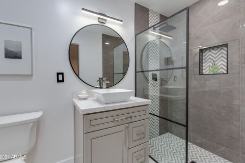 9919 47th Pl, Phoenix AZ  85028-4242 exterior