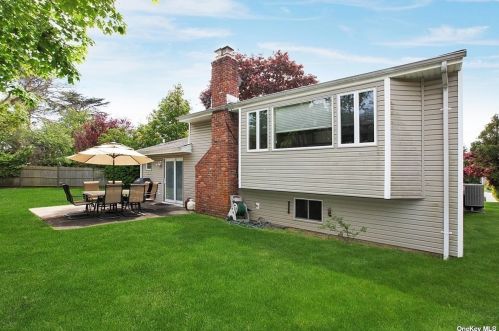 741 Park Ct, Valley Stream NY 11581-3507 exterior