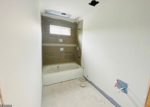 90 Kipling Ave, Springfield NJ  07081-3216 exterior