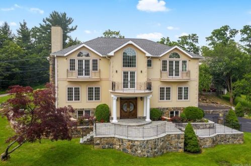 100 Whippoorwill Rd, Armonk NY  10504-1463 exterior