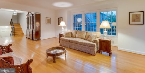 2852 Arizona Ave, Washington DC  20016-3415 exterior