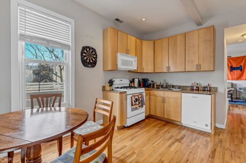 1506 Wolfram St, Chicago IL 60657-4017 exterior