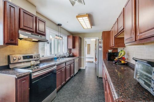 263 Branchville Rd, Ridgefield CT  06877-5922 exterior