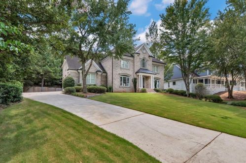 2132 Innsfail Dr, Lithonia GA  30078-2059 exterior