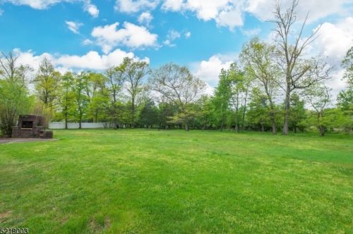 304 Patton Ave, Piscataway NJ  08854-3630 exterior