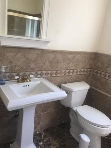 1470 Mohican Dr, Pittsburgh PA  15228-1614 exterior