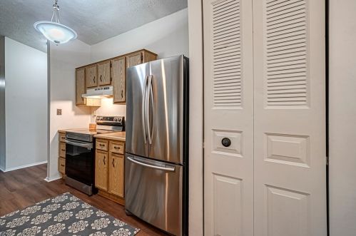 604 Meade Dr, Moon Twp PA 15108-9668 exterior