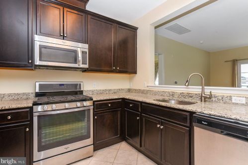 1331 Sierra Dr, Trenton NJ  08619-2069 exterior