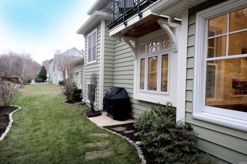 1051 Barberry Ln, Saint Louis MO 63122-5113 exterior