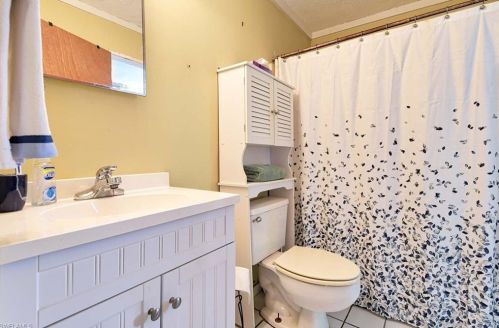 1392 Henderson Crk Dr, Naples FL 34114-8734 exterior