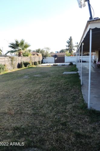 4001 61 St, Phoenix AZ 85033-1712 exterior