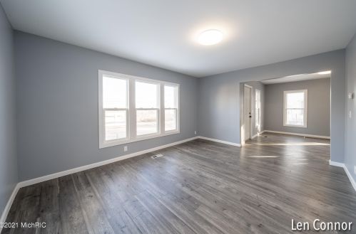 1921 Douglas Ave, Kalamazoo MI 49007-1638 exterior