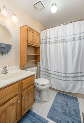 942 Kirk Ave, Elmhurst IL 60126-5143 exterior