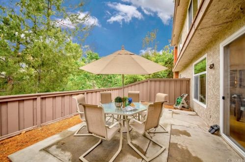 2624 Monterey Pl, Fullerton CA 92833-2084 exterior