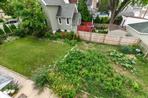 1137 49, Milwaukee WI 53214-3527 exterior