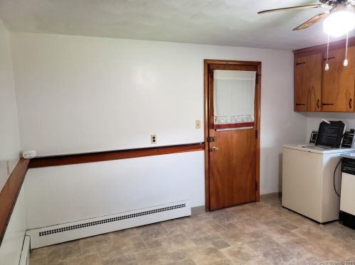 51 Gladiola St, New Britain CT 06053-3002 exterior