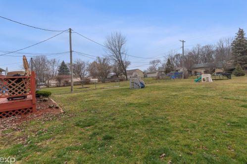 48186 Mdw Ln, New Baltimore MI 48051-2951 exterior