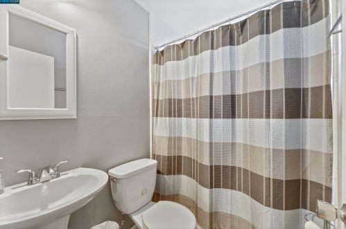 3112 Mount Diablo St, Concord CA 94518-1146 exterior