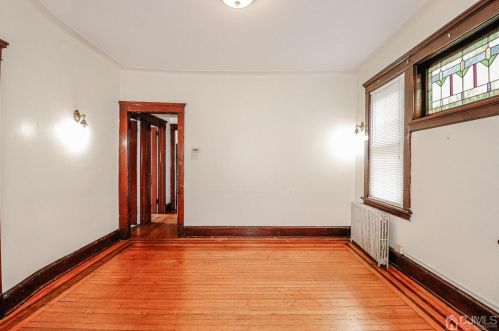 239 Hamilton St, New Brunswick NJ 08901-2205 exterior